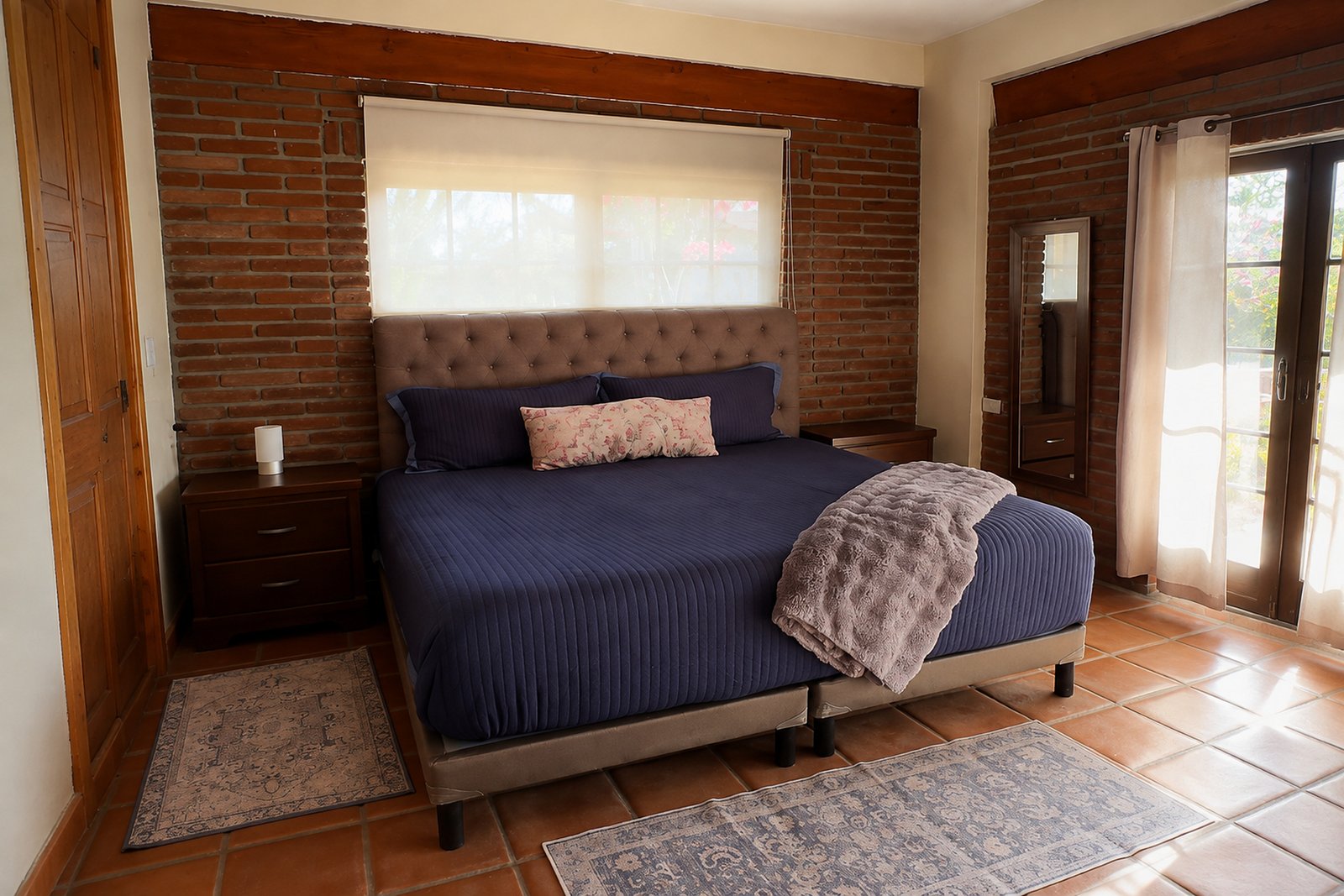 Casa Aurora king bedroom